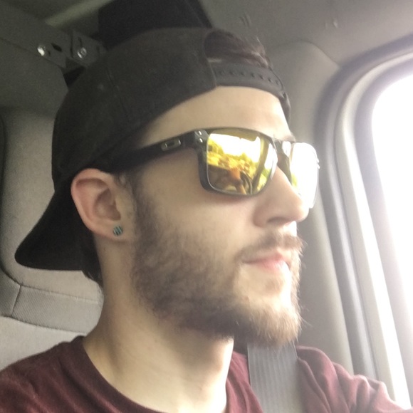 Meet your Posher, Brett - Picture 1 of 1